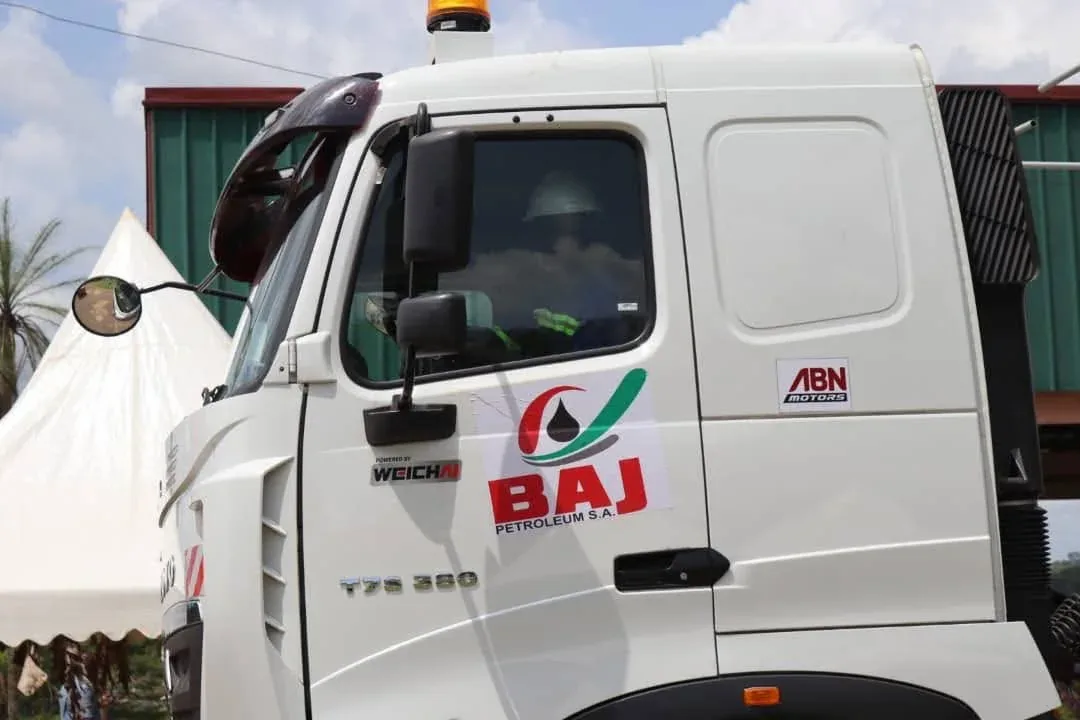Tracteur aux couleurs BAJ